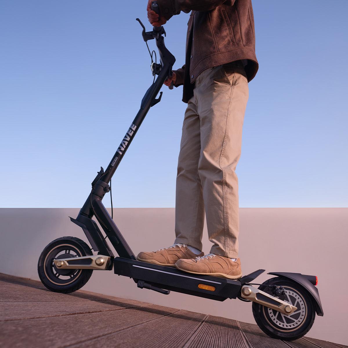 Electric scooter NAVEE ST3